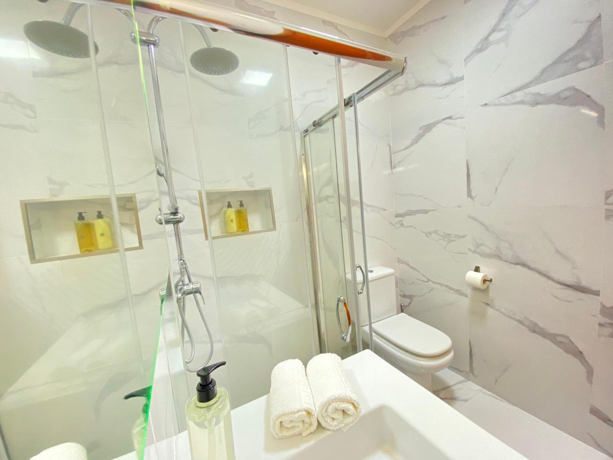 Aloha Burgau Guesthouse Экстерьер фото